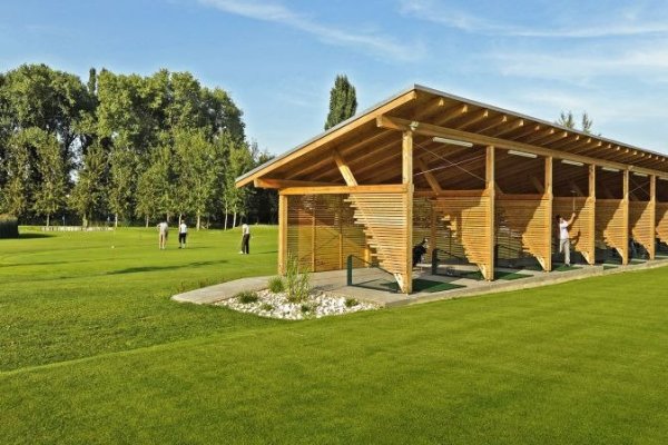 Yard golf resort
