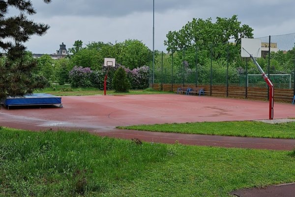 Basketbalové hřiště