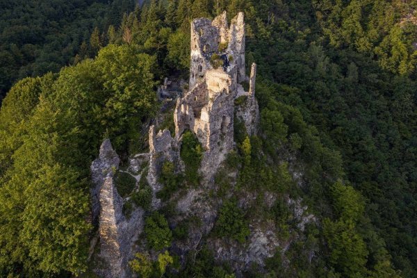 Starý hrad (Starhrad)