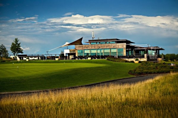 Albatross Golf Resort